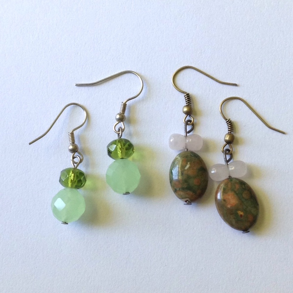 Bundle! Two pairs of hook earrings EUC.